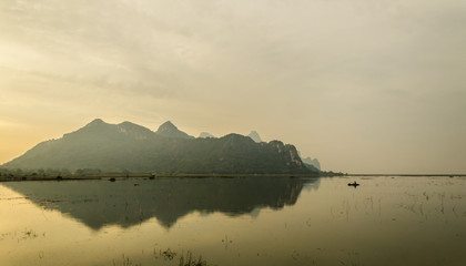 原地打方向盘有吱吱异响