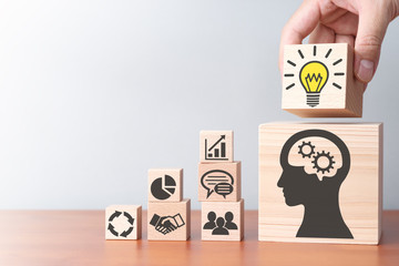 活塞连杆组包括哪些零件？