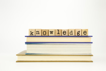 我是新手 丰田卡罗拉自动档怎样开