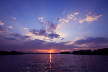 东风自主乘用车“十四五“突围 传统靠风神岚扛大旗